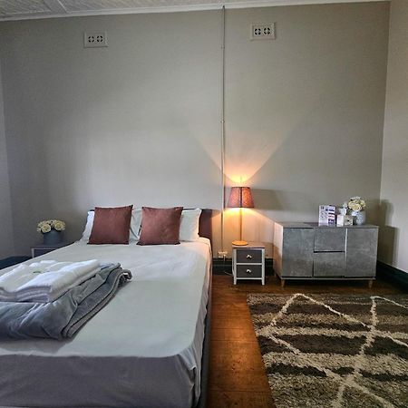 Bellbird Hotel Сеснок Екстериор снимка