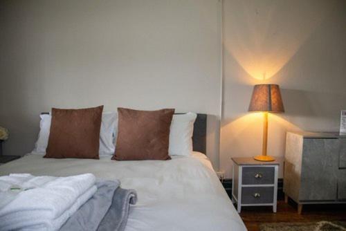 Bellbird Hotel Сеснок Екстериор снимка